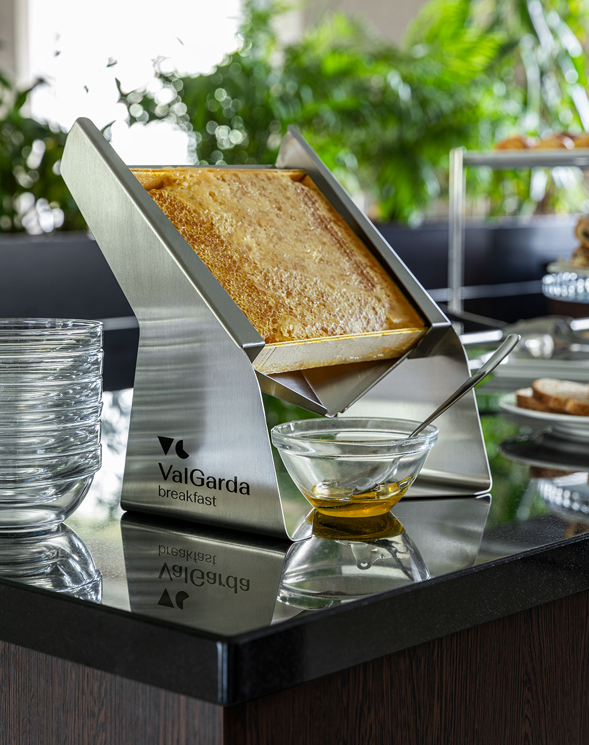 valgarda_breakfast_miele_favo_honeycomb